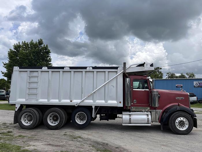 Used 05 Kenworth W900 5598
