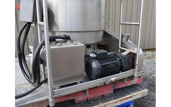 D'occasion USED 60 GALLON JACKETED TANK, STAINLESS STEEL, WITH MIXER & AUGER FEEDER