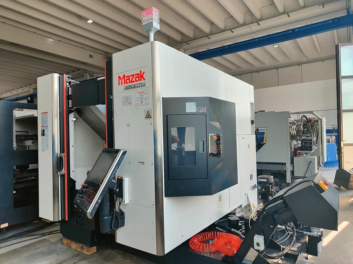 Usato Centro di lavoro a 5 assi Mazak Variaxis J600
