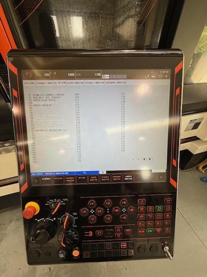 Usato CENTRO DI LAVORO VERTICALE 5 ASSI MAZAK USATO