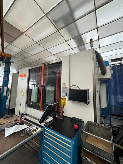 Usato Centro di lavoro verticale cnc usato MAZAK VTC 820/20