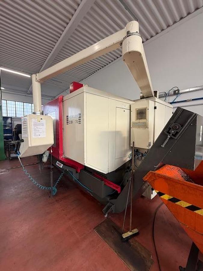 Usato CENTRO DI LAVORO A MONTANTE MOBILE HEDELIUS C80