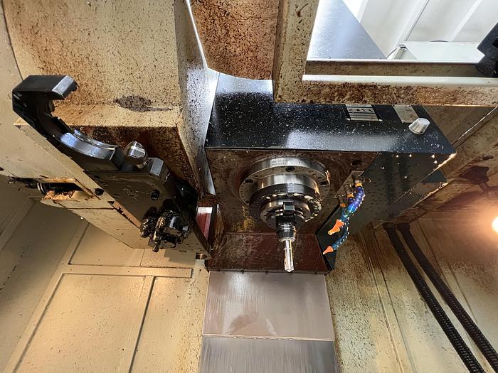 Usato CENTRO DI LAVORO VERTICALE SPINNER MVC-1100