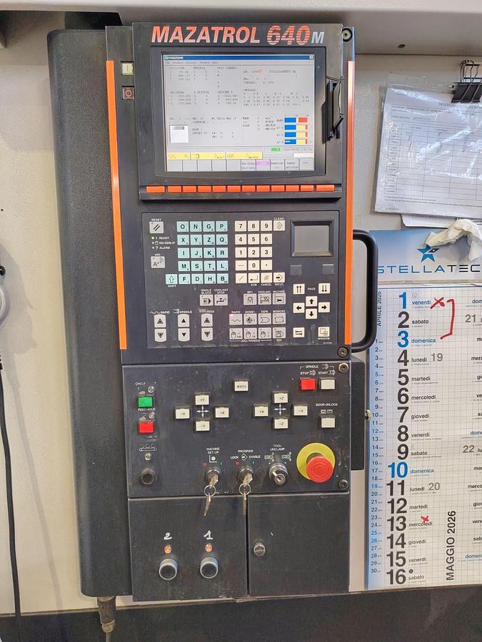 Usato CENTRO VERTICALE A MONTANTE MOBILE MAZAK Mod. VTC-300 C