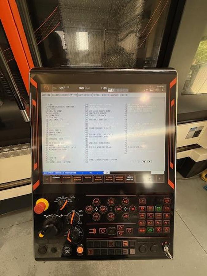 Usato CENTRO DI LAVORO VERTICALE 5 ASSI MAZAK USATO