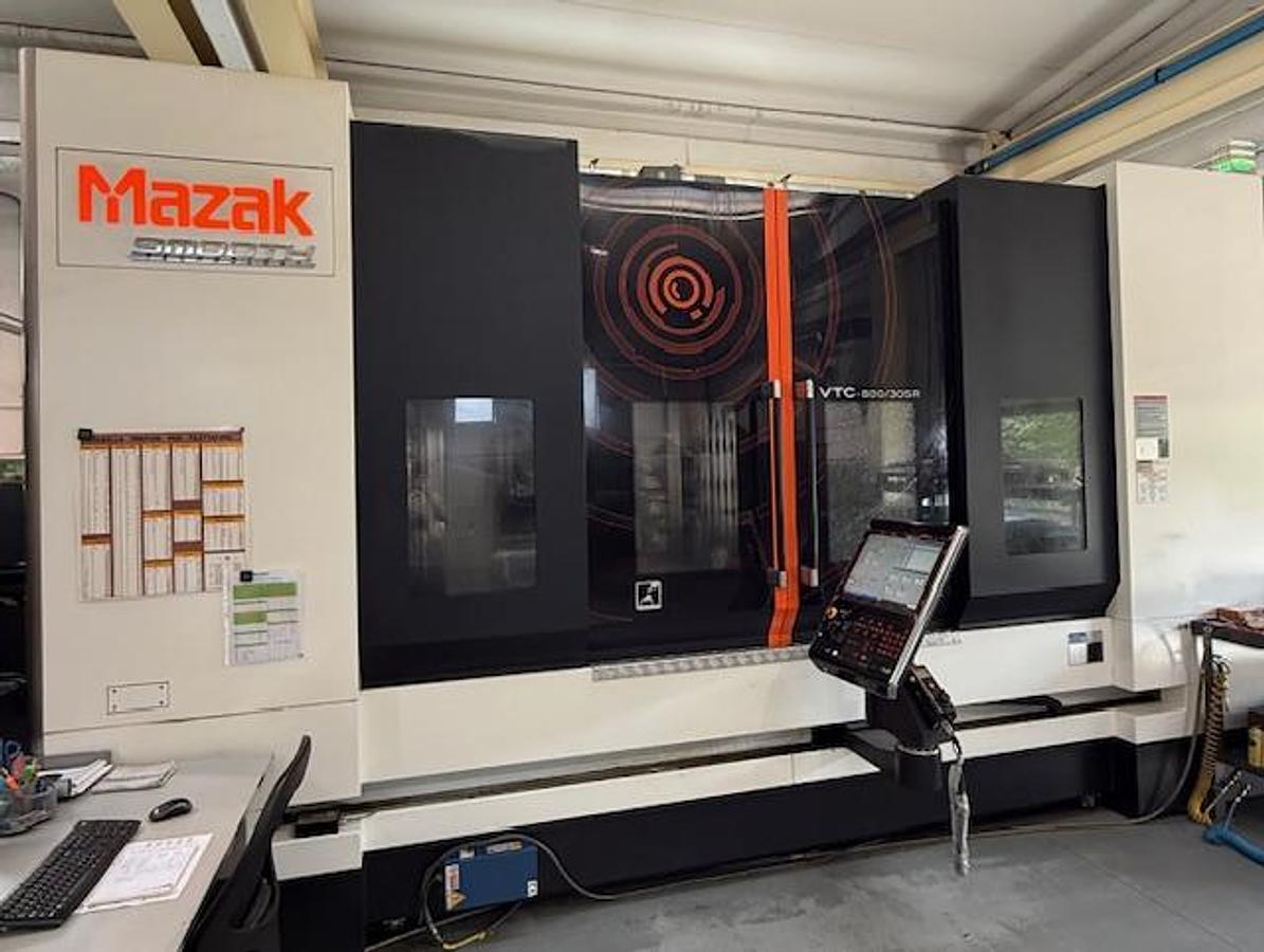 Usato CENTRO DI LAVORO VERTICALE 5 ASSI MAZAK USATO