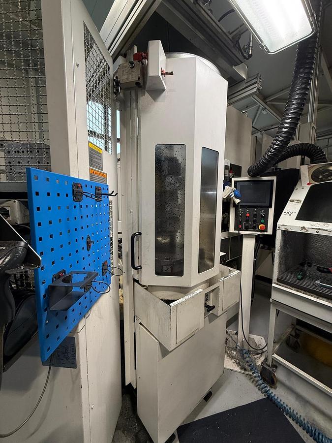 Usato CENTRO DI LAVORO CNC ORIZZONTALE OKUMA MB-400H 6 PALLET