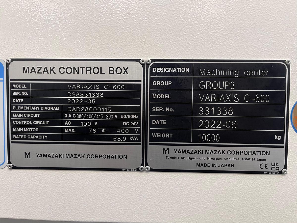 Usato Centro di lavoro verticale a 5 assi simultanei Mazak C 600