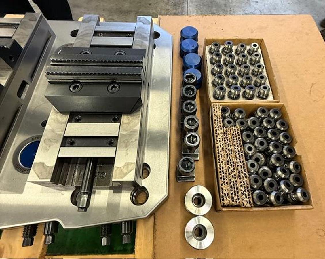 Usato Centro di lavoro a 5 assi Mazak Mod. CV5-500