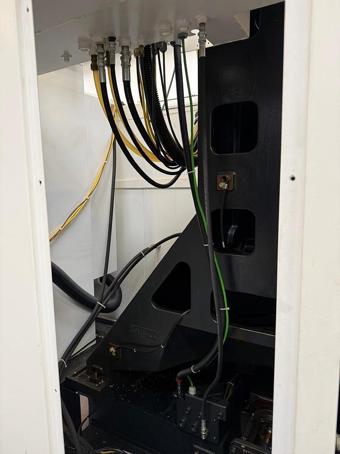 Usato CENTRO DI LAVORO VERTICALE MAZAK USATO VCS 530C