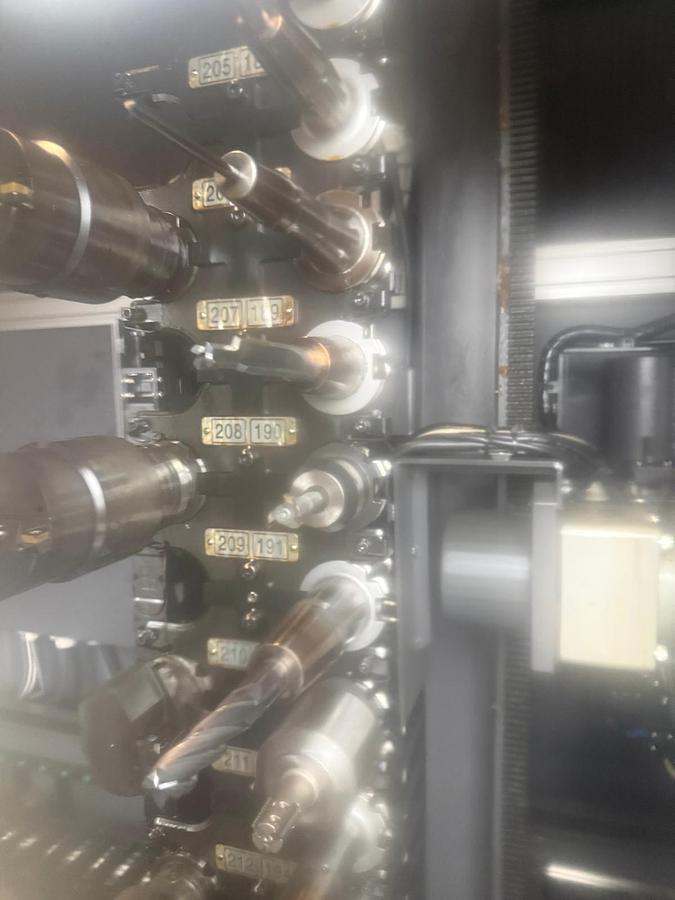 Usato CENTRO DI LAVORO CNC ORIZZONTALE OKUMA MB-400H 6 PALLET