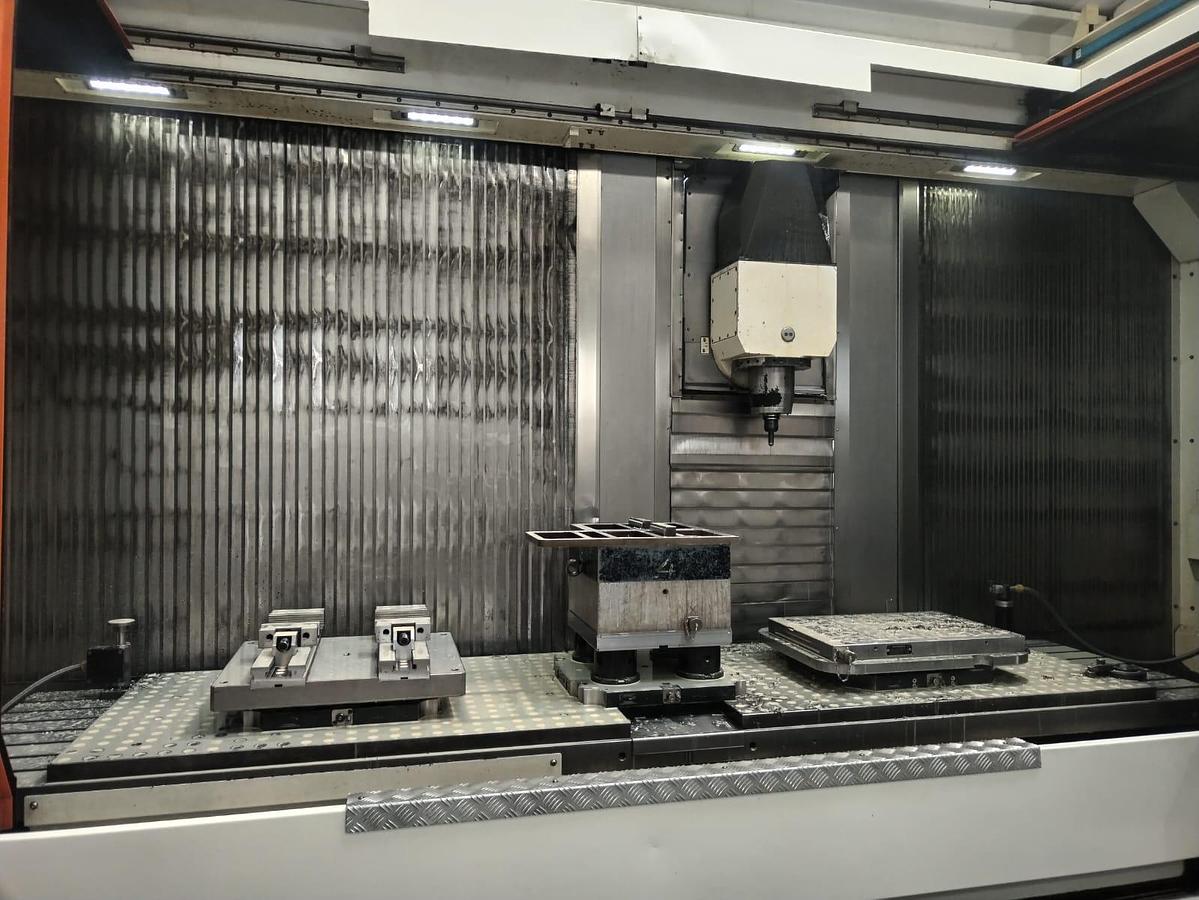 Usato CENTRO DI LAVORO VERTICALE 5 ASSI MAZAK USATO