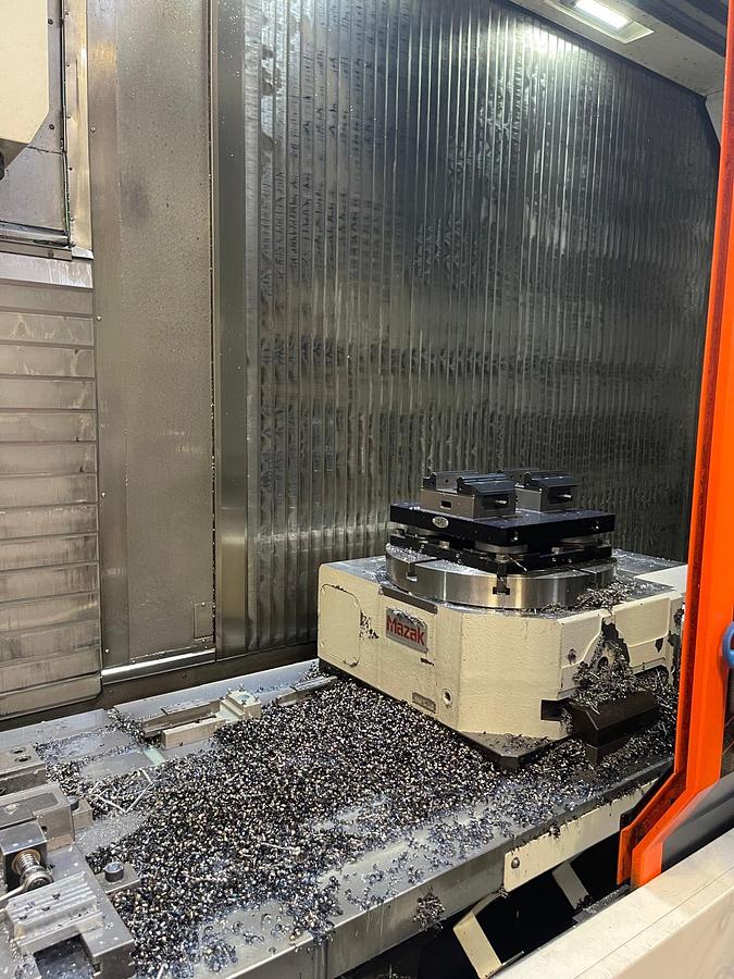 Usato CENTRO DI LAVORO VERTICALE 5 ASSI MAZAK USATO
