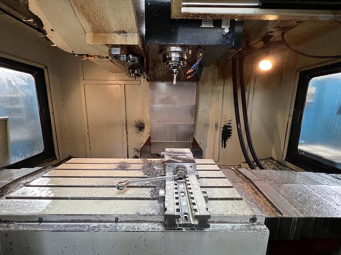 Usato CENTRO DI LAVORO VERTICALE SPINNER MVC-1100