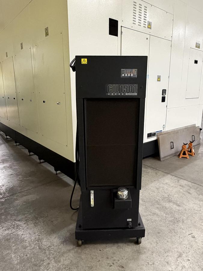 Usato CENTRO DI LAVORO VERTICALE 5 ASSI MAZAK USATO