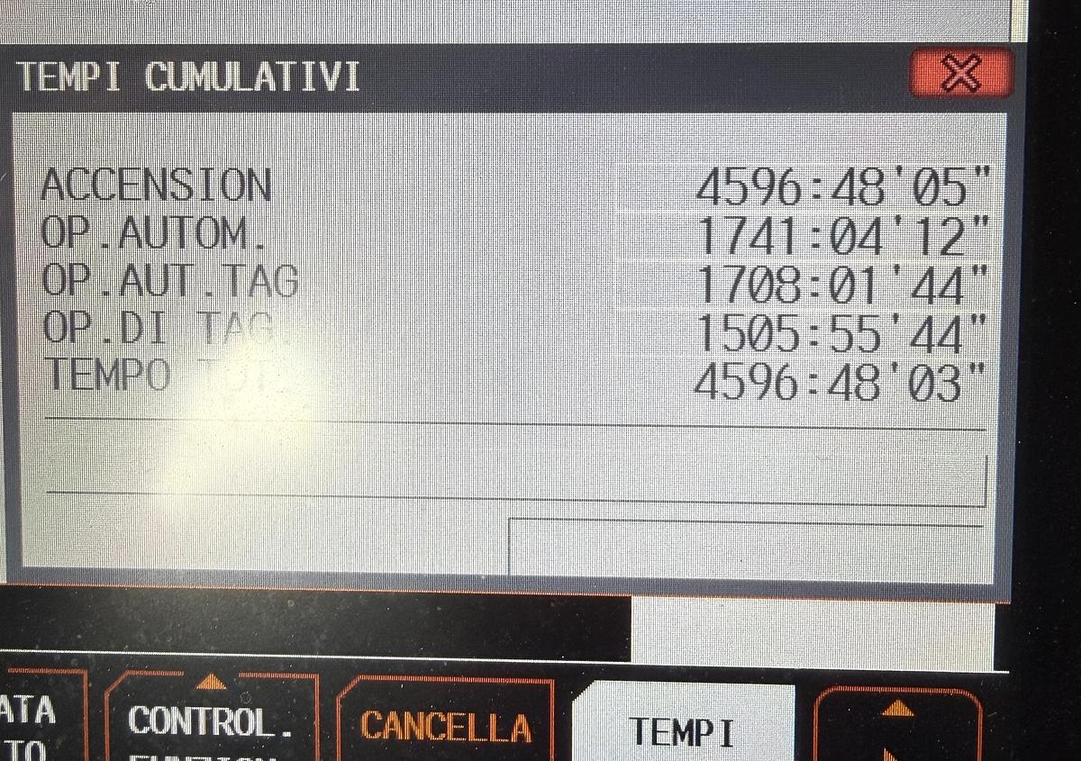 Usato Centro di lavoro verticale a 5 assi simultanei Mazak C 600