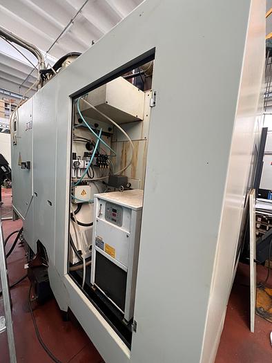 Usato CENTRO DI LAVORO VERTICALE SPINNER MVC-1100