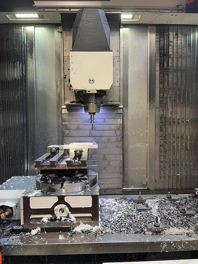 Usato CENTRO DI LAVORO VERTICALE 5 ASSI MAZAK USATO