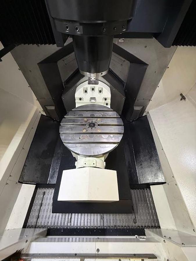 Usato Centro di lavoro a 5 assi Mazak Mod. CV5-500