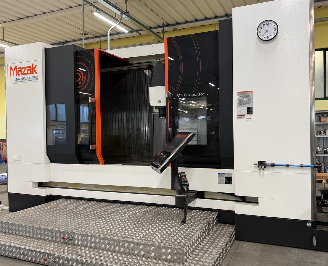 Usato CENTRO DI LAVORO VERTICALE 5 ASSI MAZAK USATO