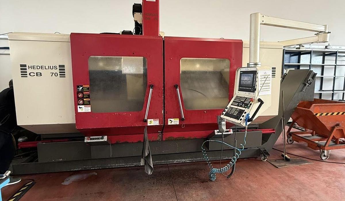Usato CENTRO DI LAVORO A MONTANTE MOBILE HEDELIUS C80