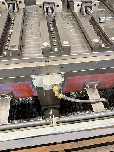 Usato Centro di lavoro verticale usato Mazak Vtc 300 