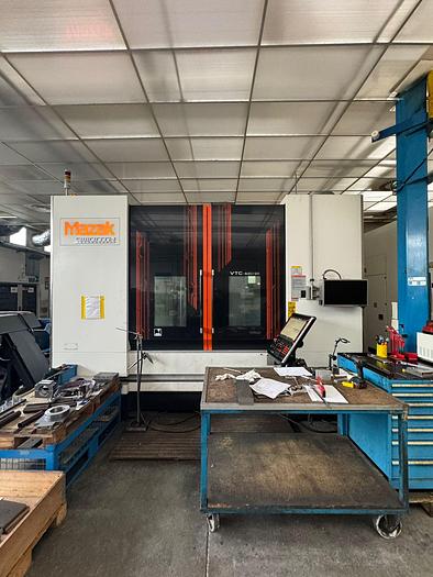 Usato Centro di lavoro cnc usato MAZAK VTC 820/20