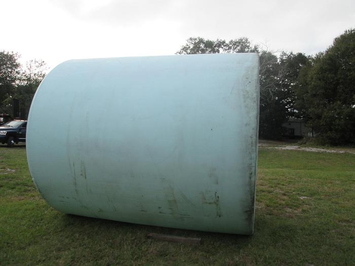 Used 6000 Gallon Vertical Poly Tank