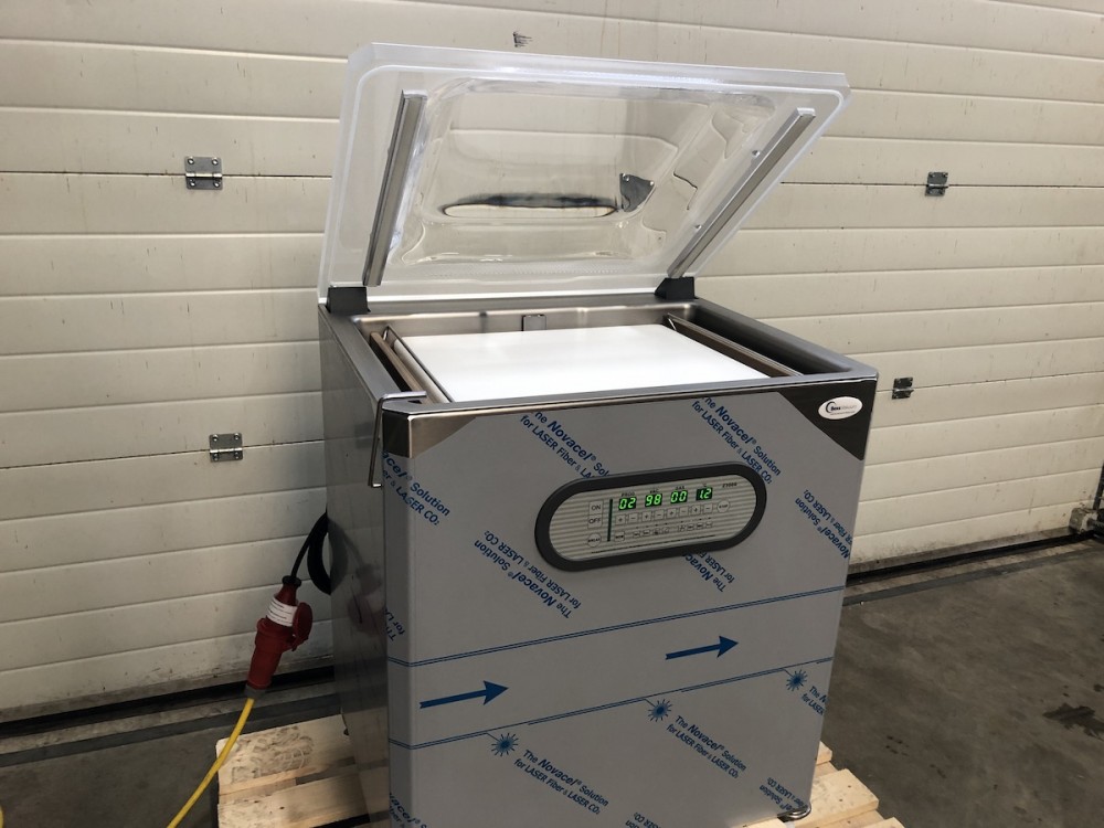 Used Boss Max-F46 vacuum machine