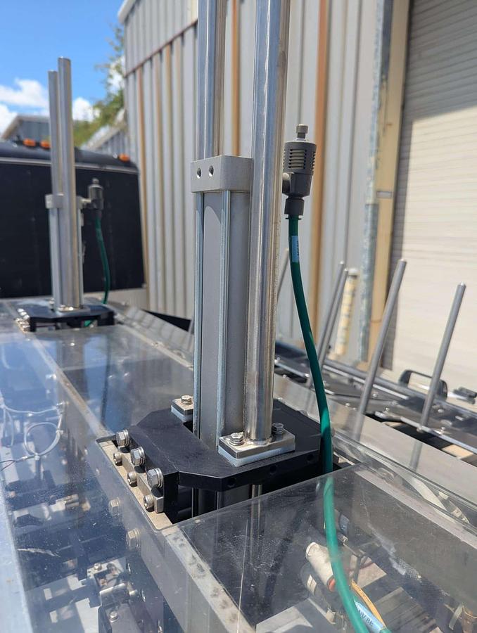 Used Econocorp Dual-Mandrel Tray Former w/ Nordson