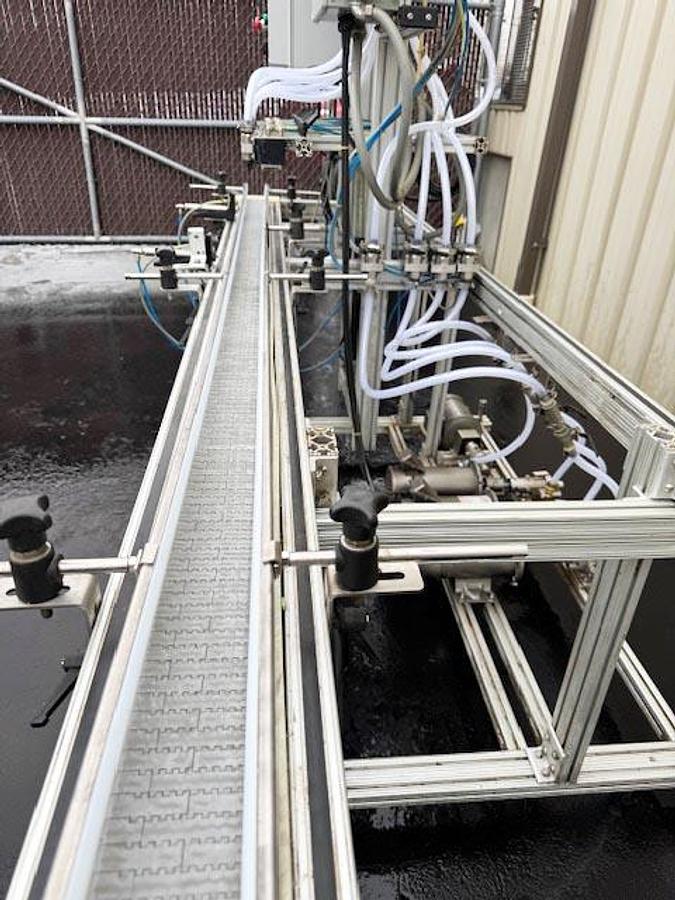 Used Equipment Express (E-PAK) 8-Valve Inline Bottle Filler