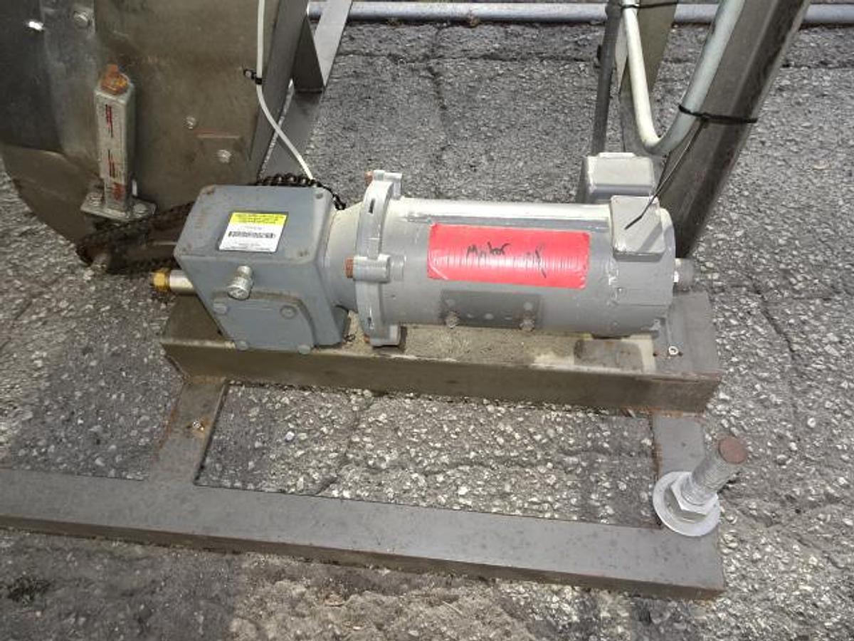 Used Empty Bottle Feed Hopper / Elevator