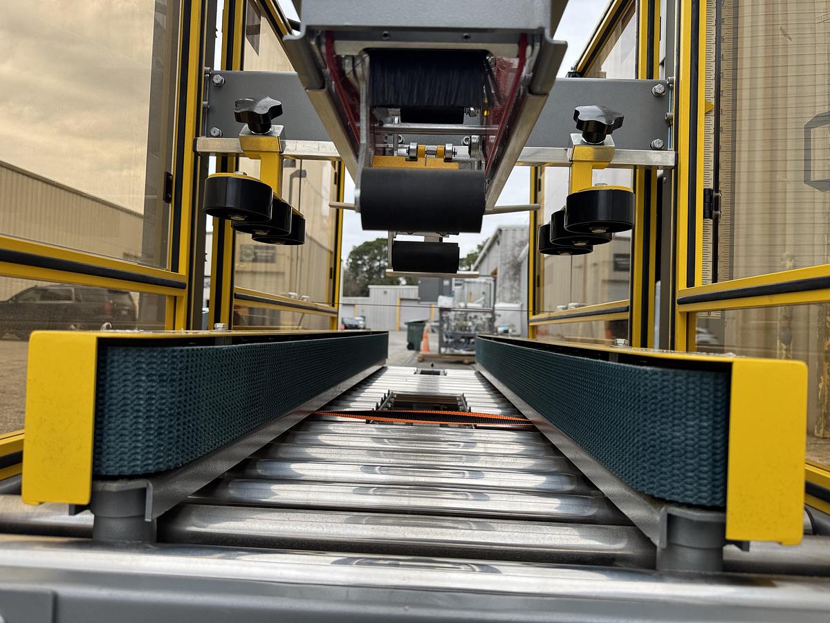 Used 2021 ENDFLEX-PAXIOM EZT-CS-C50 Case sealer