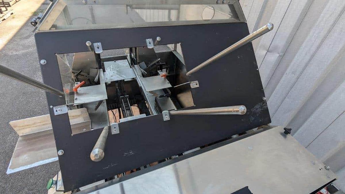 Used Econocorp E-2000 Hand-Load Cartoner (Gluer)