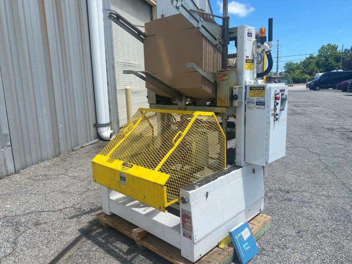 Used SWF 1T4 Tray Former