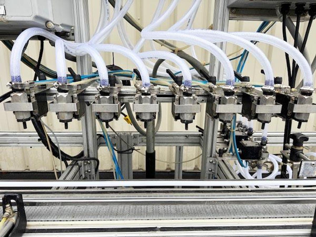 Used Equipment Express (E-PAK) 8-Valve Inline Bottle Filler