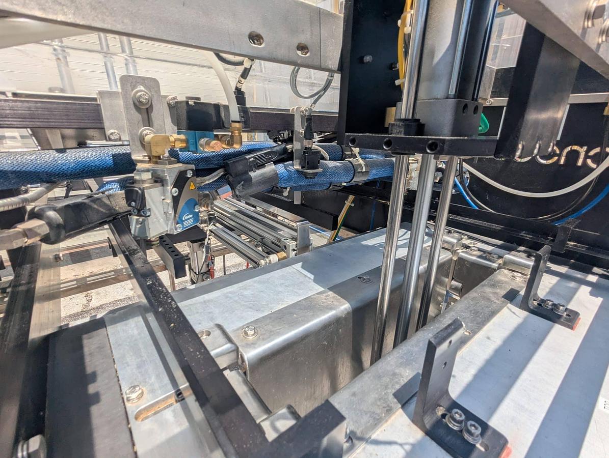 Used Econocorp Dual-Mandrel Tray Former w/ Nordson