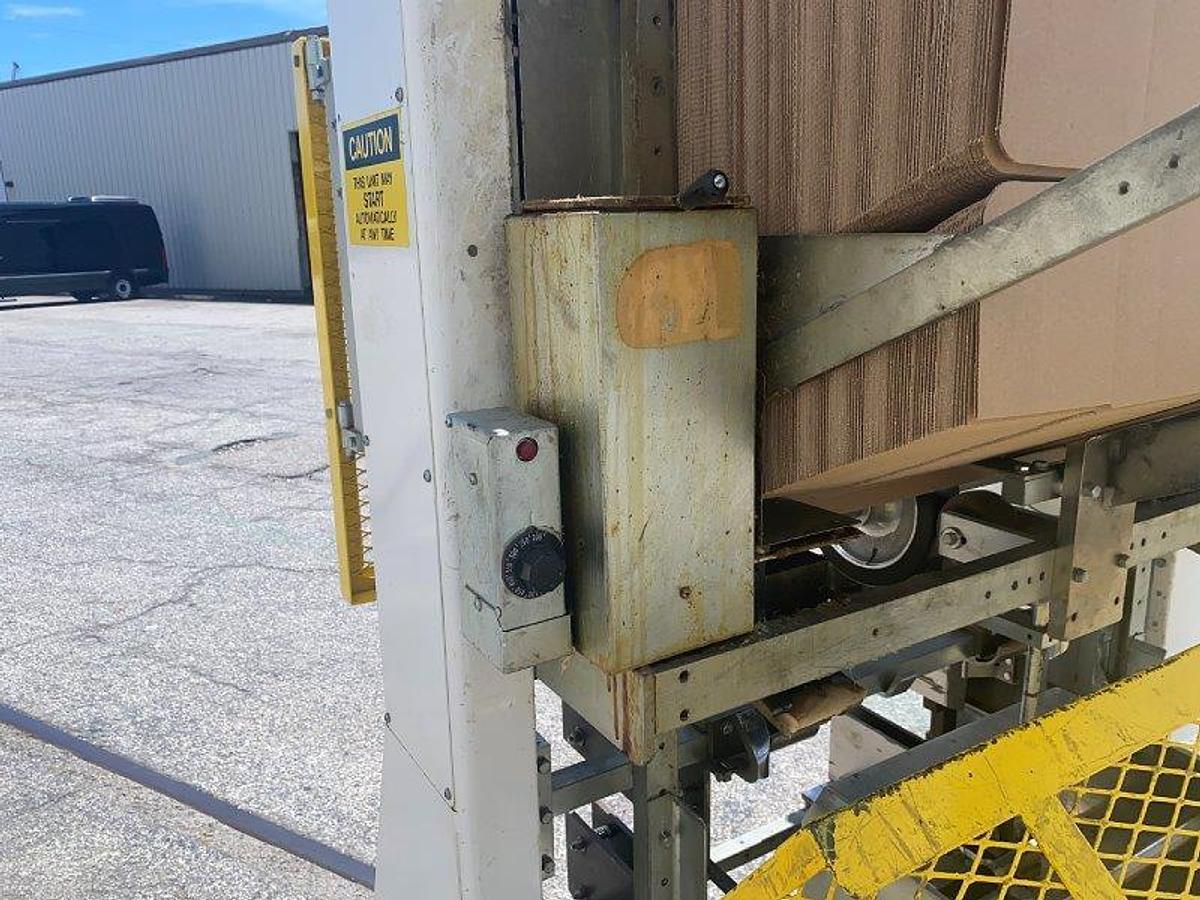 Used SWF 1T4 Tray Former