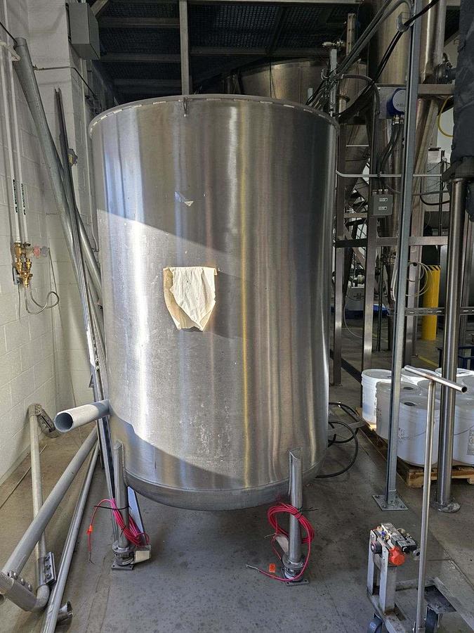 Used STEEL PRO INC 450 Gal with Load cells