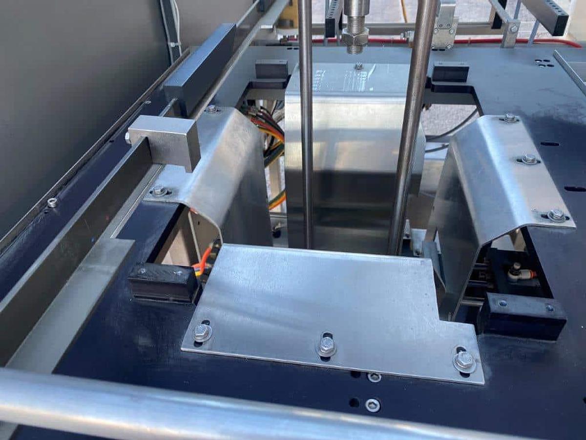 Used Econocorp Automatic Simplex Tray Former