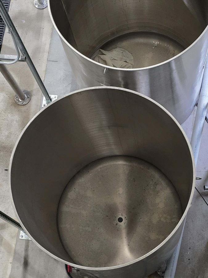 Used STEEL PRO INC 450 Gal with Load cells