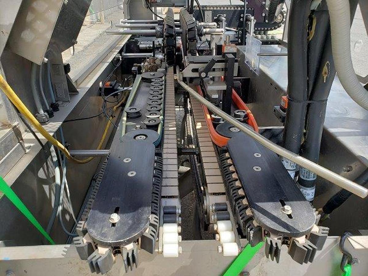 Used Bradman Lake Compact R Tri-Seal Carton Closer