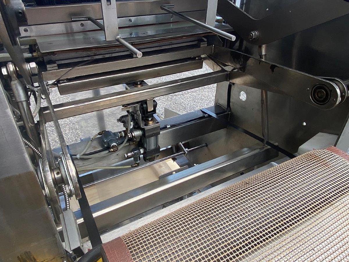 Used OMEGA SL-18 Shrink Bundler & Heat Tunnel