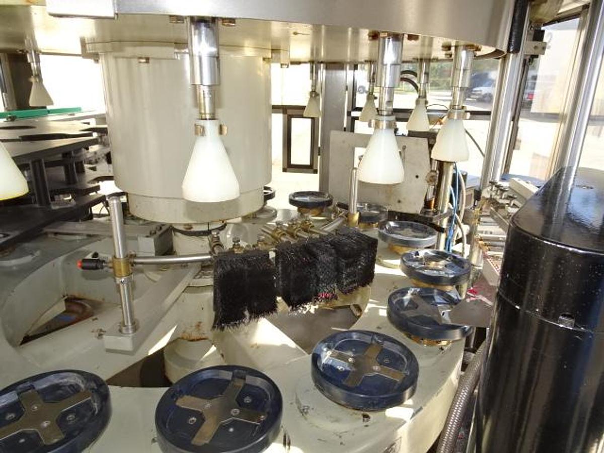 Used P.E. Labellers Futura S Cut & Stack Hot Melt Labeler