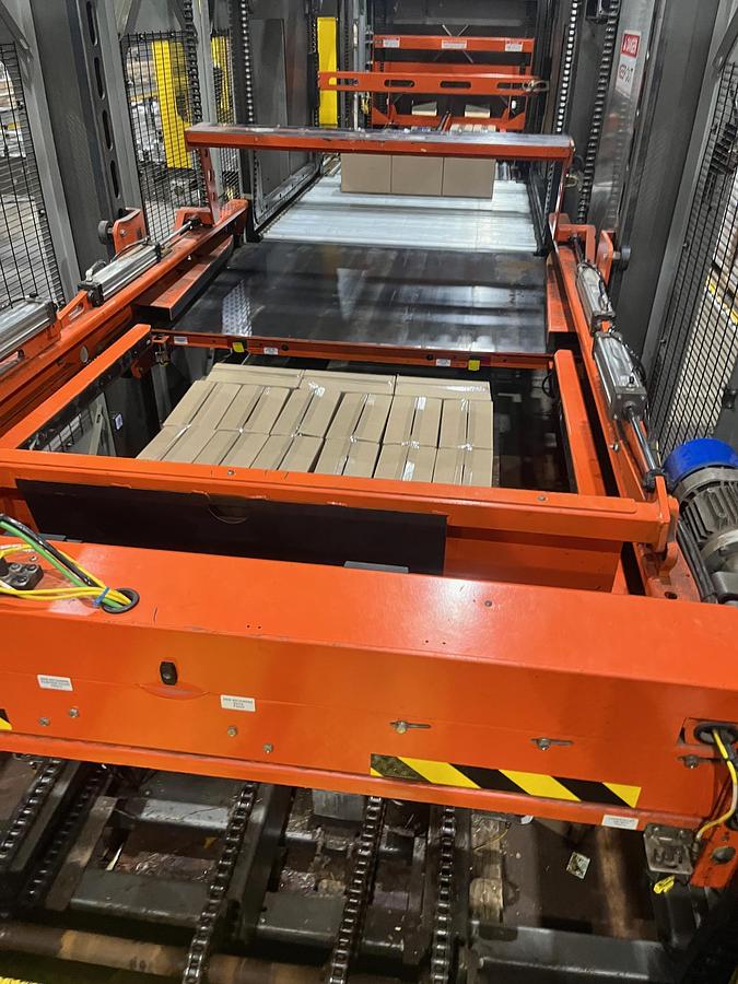 Used 2018 Columbia FL3000 low level palletizer