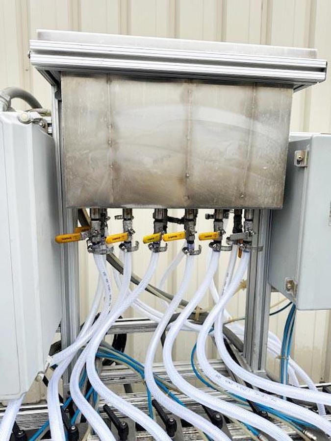 Used Equipment Express (E-PAK) 8-Valve Inline Bottle Filler