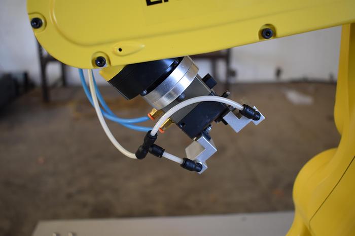 Refurbished Fanuc Lr Mate 200iD/4s Industrial Robot with R30ib Controller, Training Cart, and Gripper - 2016