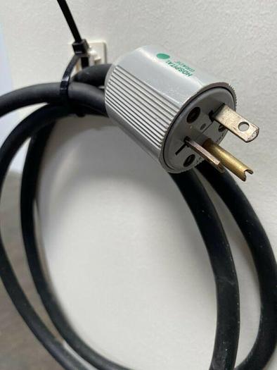 Used Baker EdgeGARD EG-6320 6 Foot Laminar Flow Hood 115V