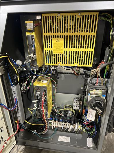 Used FANUC M900iA/260L, CLEANED AND TESTED, ONLY 3,808 HOURS