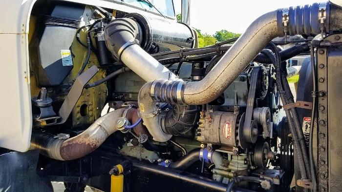 Used 2000 Freightliner FLD120